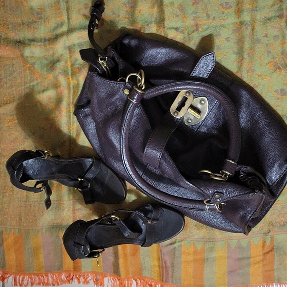 Burberry brown  Bartow  handbag & shoes. - Picture 12 of 12